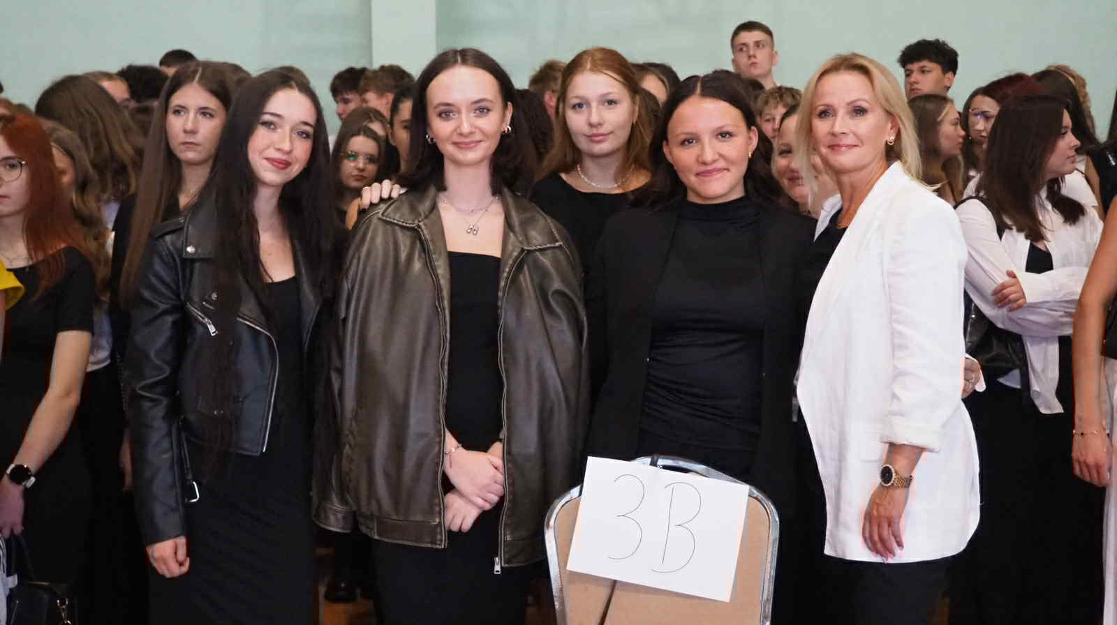 Zdjęcie Rozp roku 2025-2026 (33)e6df61e0-1ef5-49b1-847e-816519869f57.jpeg w galerii Uroczyste rozpoczęcie roku szkolnego 2025/2026